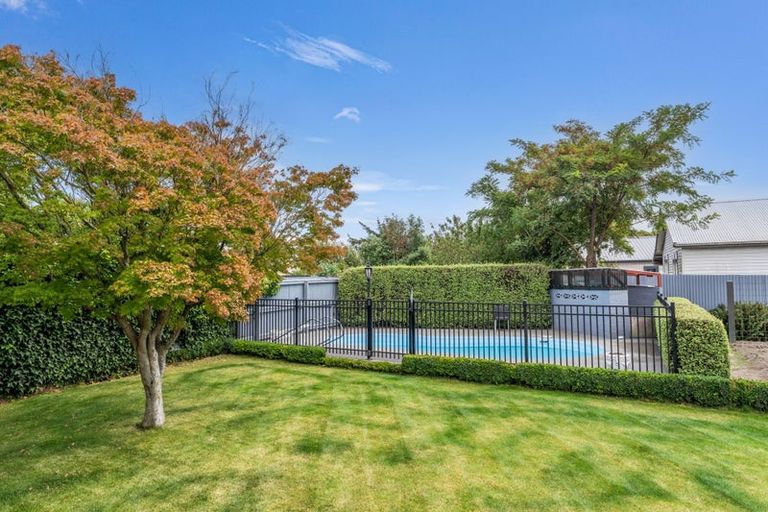 Photo of property in 6 Earnslaw Crescent, Bryndwr, Christchurch, 8053