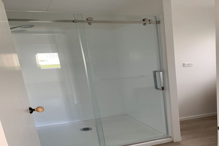 Photo of property in 31 Record Street, Fitzroy, New Plymouth, 4312