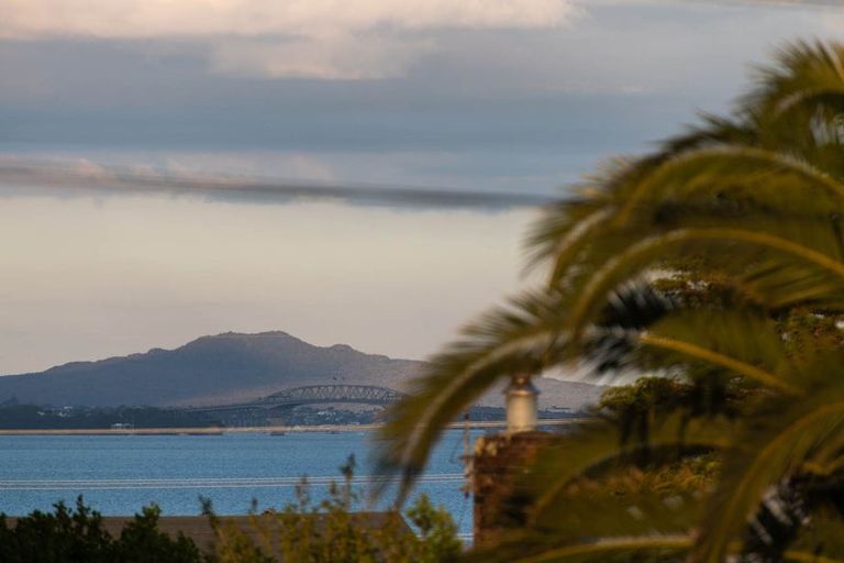 Photo of property in 2/11 Jaemont Avenue, Te Atatu South, Auckland, 0610