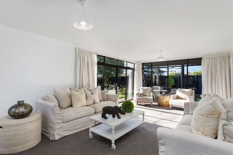 Photo of property in 2/108 Condell Avenue, Papanui, Christchurch, 8053