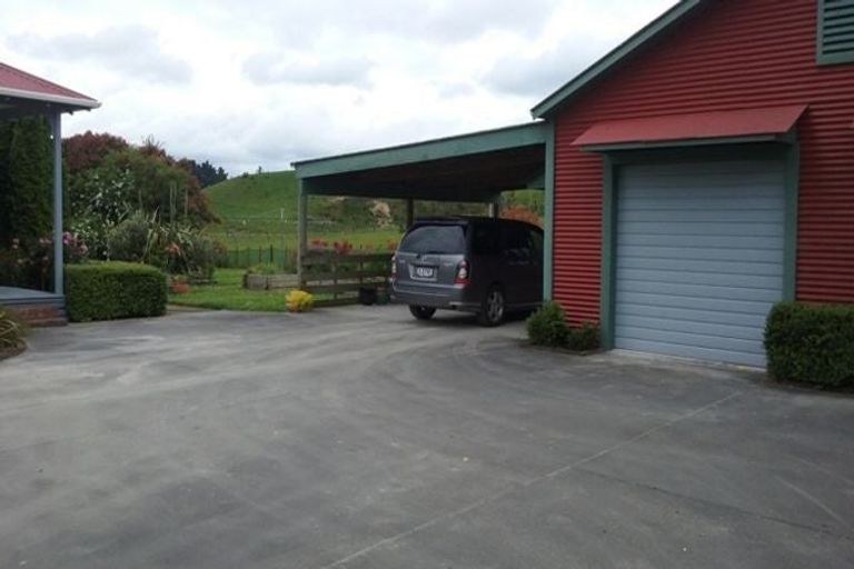 Photo of property in 75 Kahuterawa Road, Linton, Palmerston North, 4472