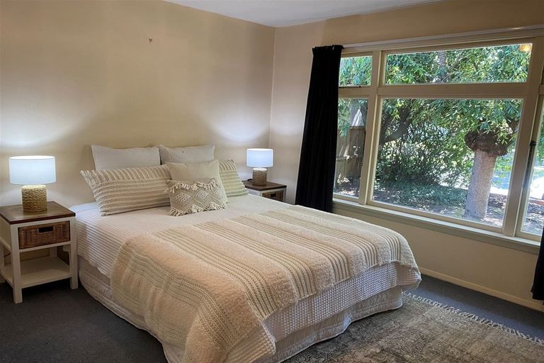 Photo of property in 6 Haynes Avenue, Upper Riccarton, Christchurch, 8041