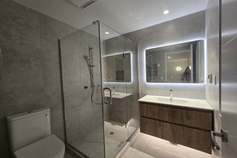 Photo of property in 14b Isobel Road, Greenhithe, Auckland, 0632