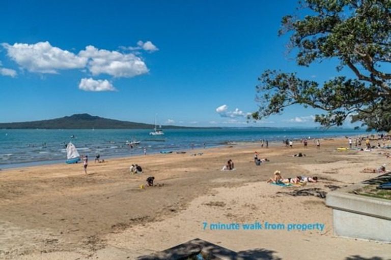 Photo of property in 4/77 Old Lake Road, Narrow Neck, Auckland, 0624