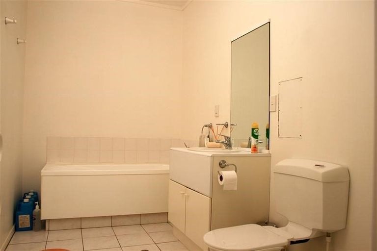 Photo of property in Tennyson Apartments, 16/25 Tennyson Street, Te Aro, Wellington, 6011