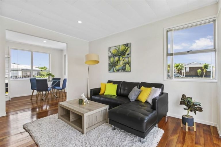 Photo of property in 18 Orly Avenue, Mangere, Auckland, 2022