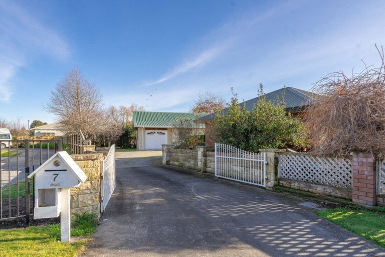 Photo of property in 7 Oak View Place, Greytown, 5712