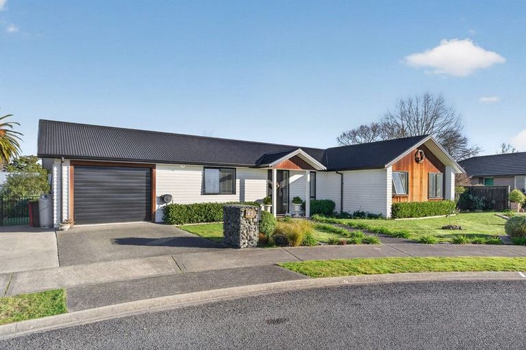 Photo of property in 23 Tarata Grove, Lansdowne, Masterton, 5810
