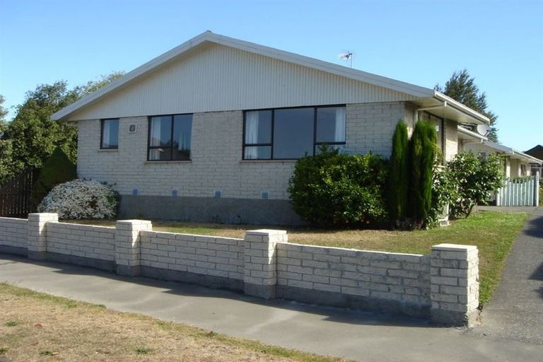 Photo of property in 1/35 Juniper Place, Burnside, Christchurch, 8053