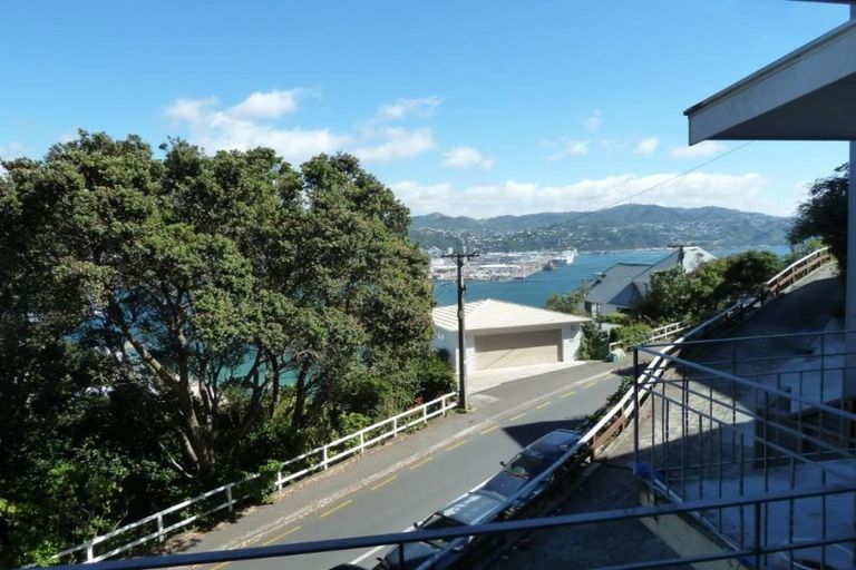 Photo of property in 43 Palliser Road, Roseneath, Wellington, 6011