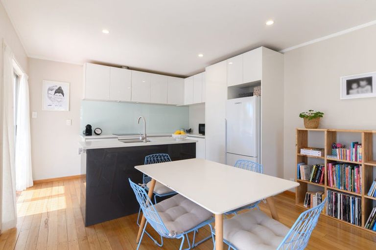 Photo of property in 1/11 Hill Crescent, New Lynn, Auckland, 0600