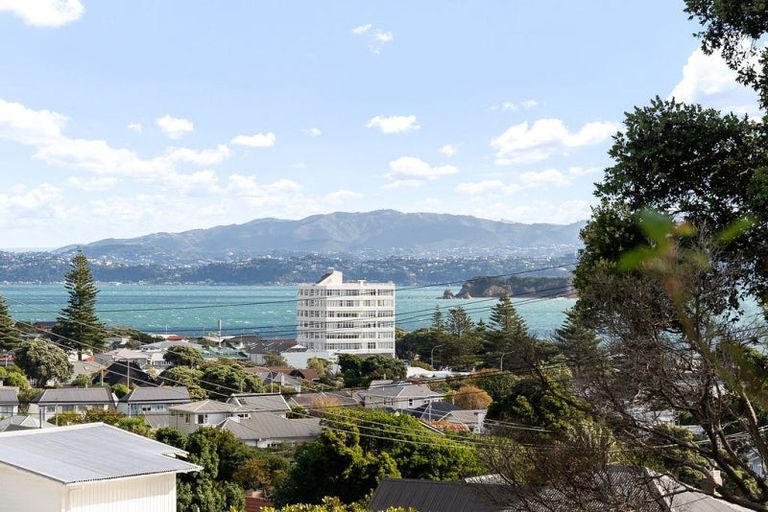 Photo of property in 25 Totara Street, Eastbourne, Lower Hutt, 5013