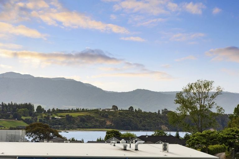 Photo of property in 18 Margaret Drive, Omokoroa, 3114