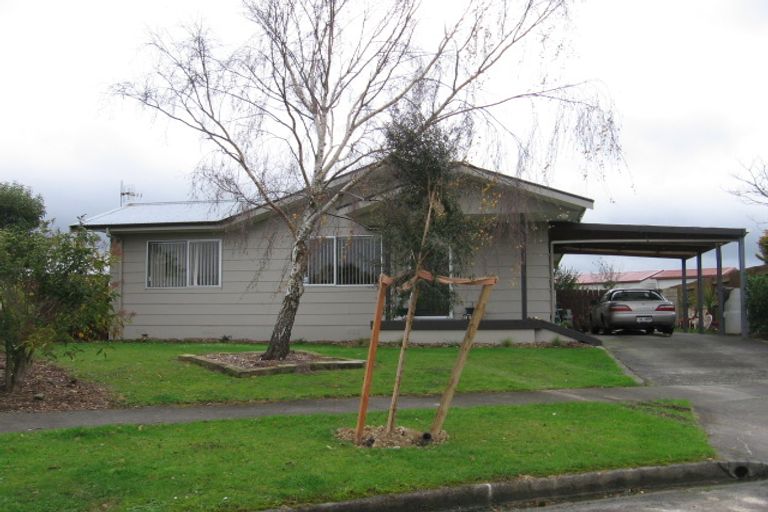 Photo of property in 14 Hilton Grove, Kelvin Grove, Palmerston North, 4414
