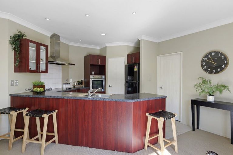 Photo of property in 2 Te Pihopa Way, Aidanfield, Christchurch, 8025