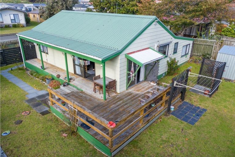 Photo of property in 83 Norfolk Crescent, Otaki Beach, Otaki, 5512