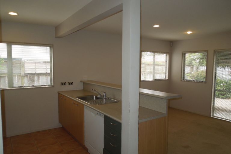 Photo of property in 11/103 Swanson Road, Henderson, Auckland, 0610