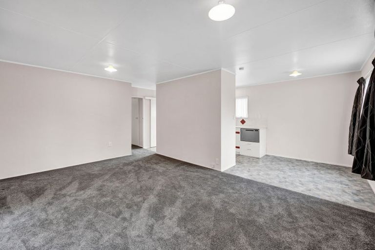 Photo of property in 22 Karaka Street, Inglewood, 4330