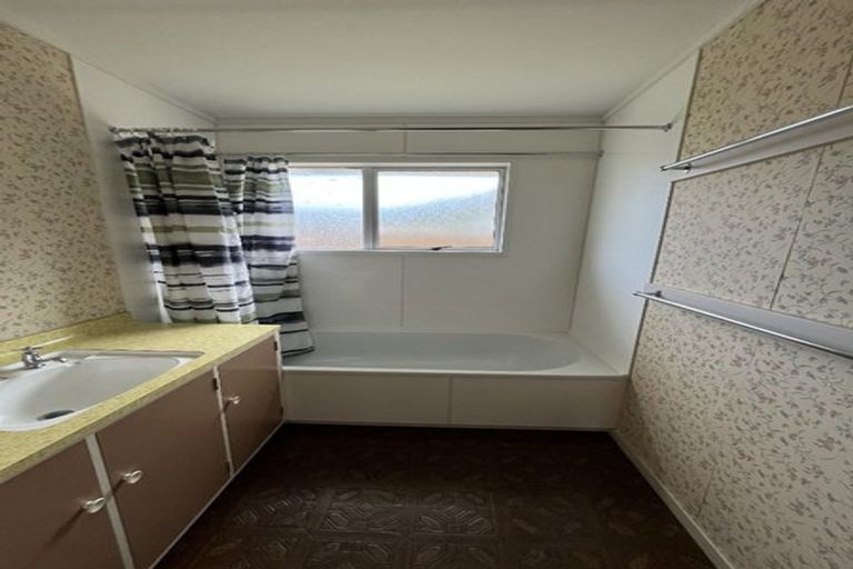 Photo of property in 1/5 Shera Street, Acacia Bay, Taupo, 3330