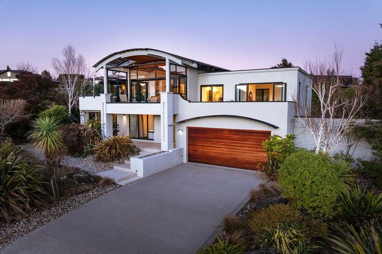 Photo of property in 8 Penrith Park Drive, Wanaka, 9305