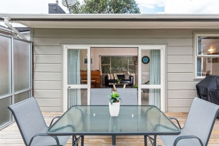 Photo of property in 23 Sherwood Avenue, Te Atatu South, Auckland, 0610
