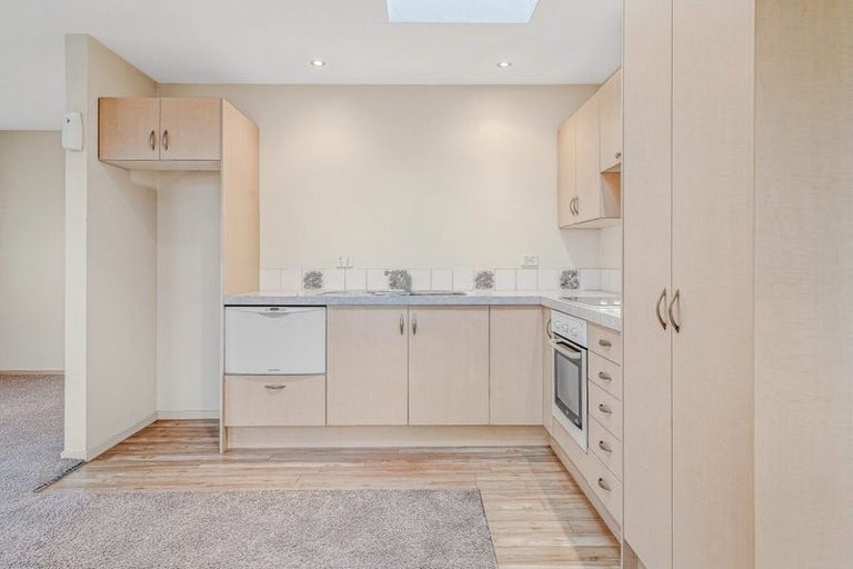 Photo of property in 1/37 Oakhampton Street, Hornby, Christchurch, 8042