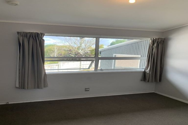 Photo of property in 1/33 Woodstock Road, Forrest Hill, Auckland, 0620