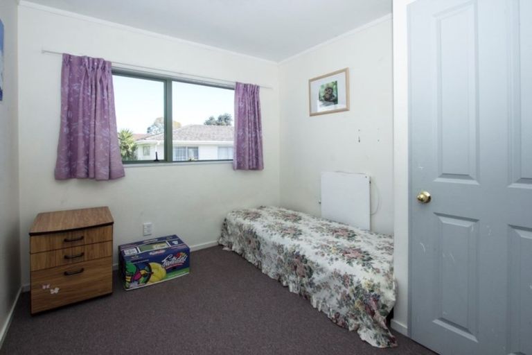 Photo of property in 3 Benton Place, Manurewa, Auckland, 2102