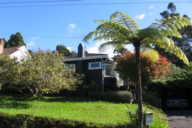Photo of property in 37 Kopiko Road, Titirangi, Auckland, 0604