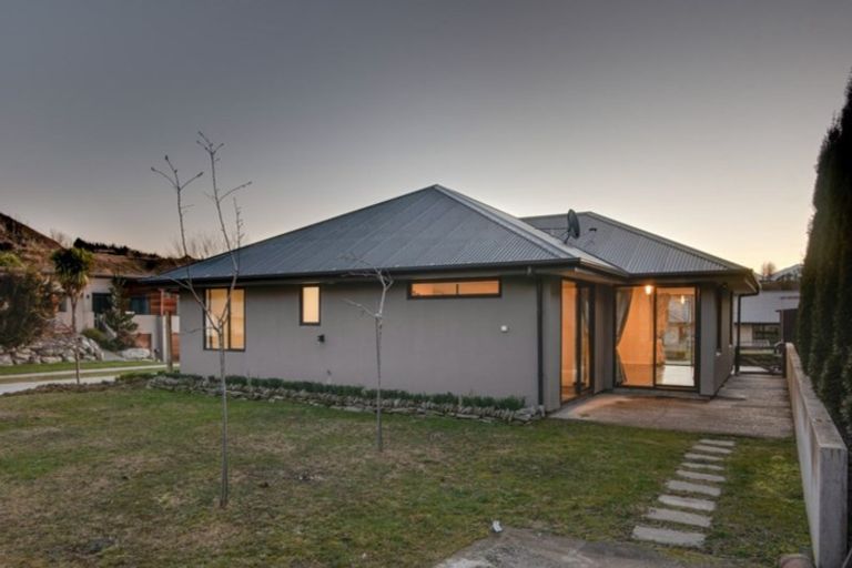 Photo of property in 2 Quill Street, Lake Hayes, Queenstown, 9304