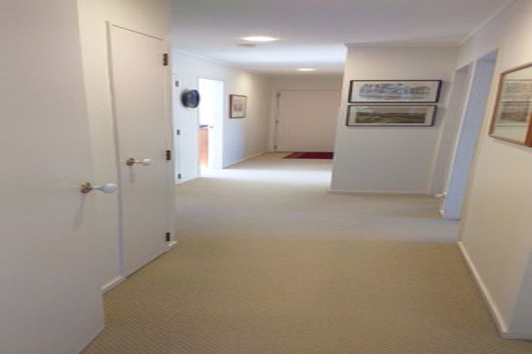 Photo of property in 2/32 Park Road, Glenfield, Auckland, 0629