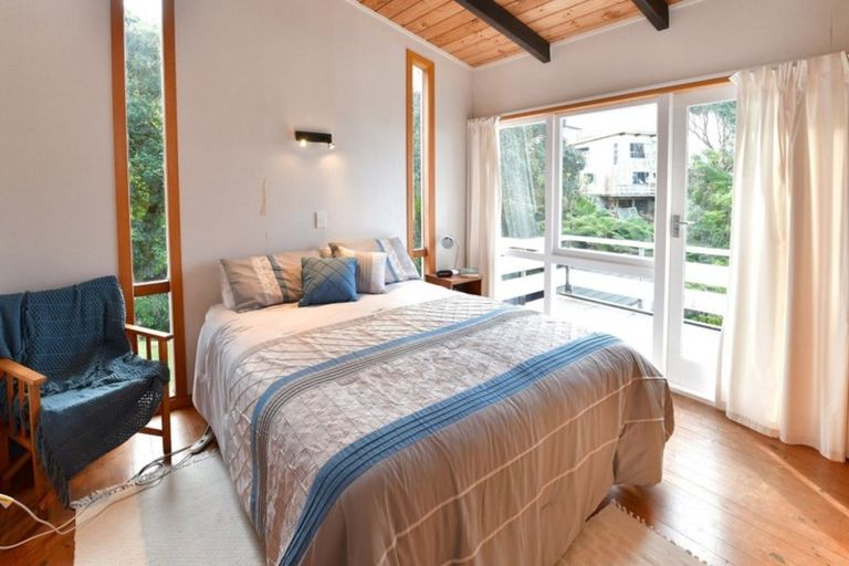 Photo of property in 20 Glenelg Road, Red Beach, 0932