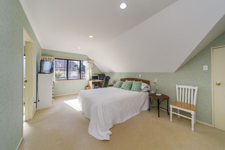 Photo of property in 23 Chadwick Place, Highbury, Palmerston North, 4412