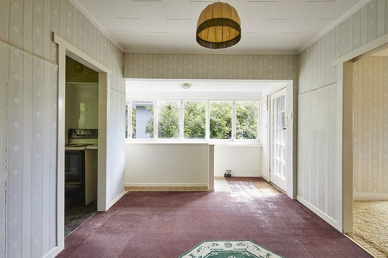 Photo of property in 37 Kopiko Road, Titirangi, Auckland, 0604