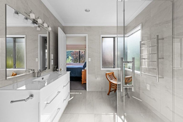 Photo of property in 11a Cumberland Rise, Taradale, Napier, 4112