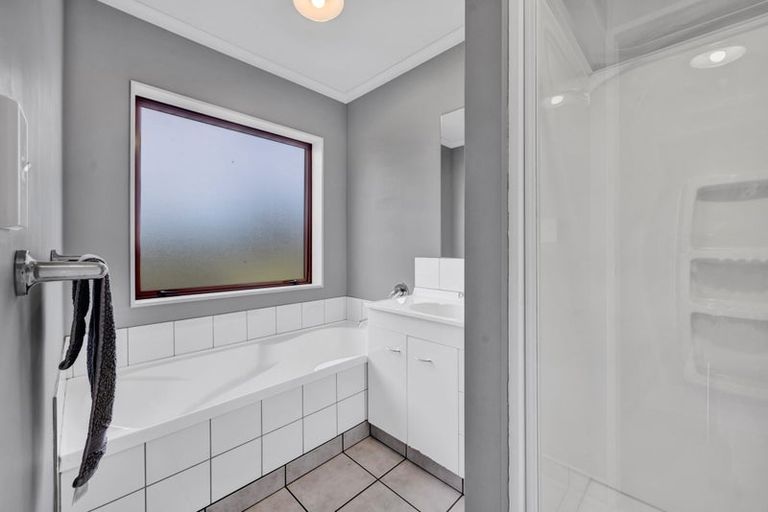 Photo of property in 320 Austin Road, Normanby, Hawera, 4673