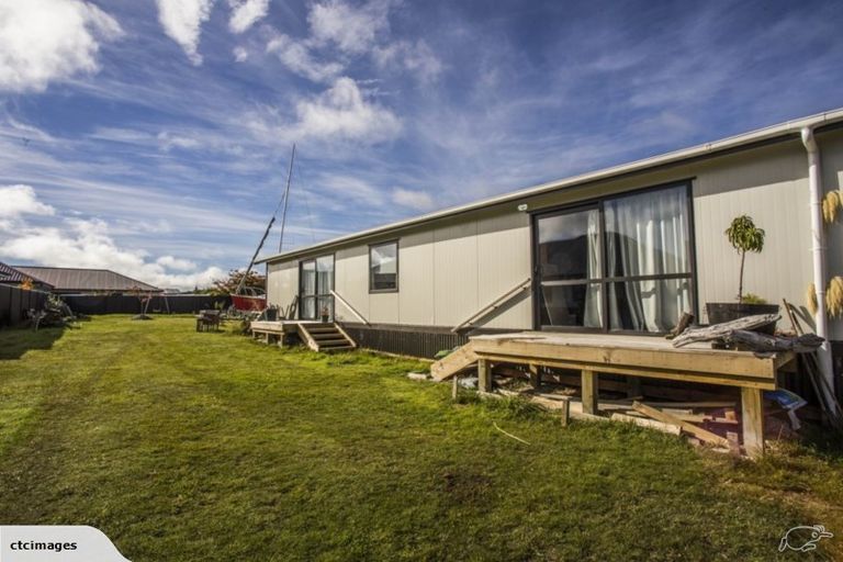 Photo of property in 47 Lawson Burrows Crescent, Te Anau, 9600