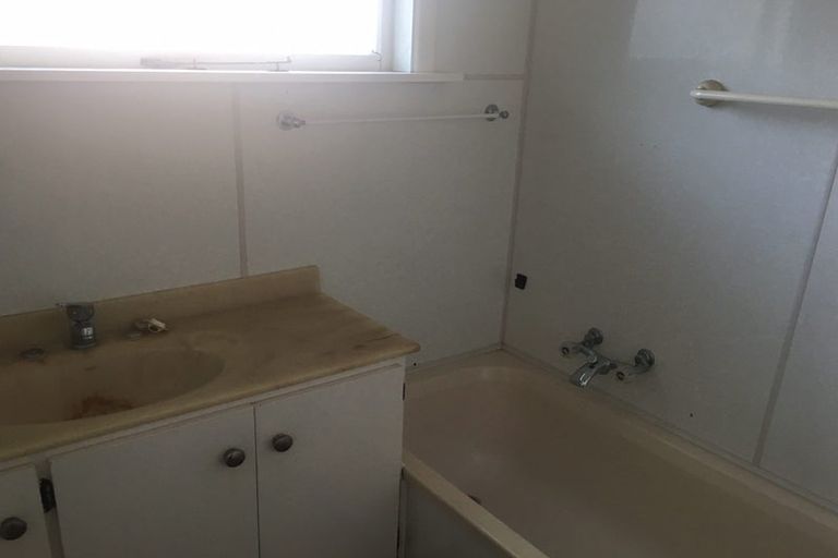 Photo of property in 42 Grimseys Road, Redwood, Christchurch, 8051