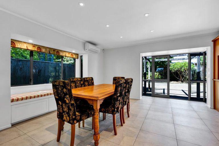 Photo of property in 3e Kinross Drive, Merrilands, New Plymouth, 4312