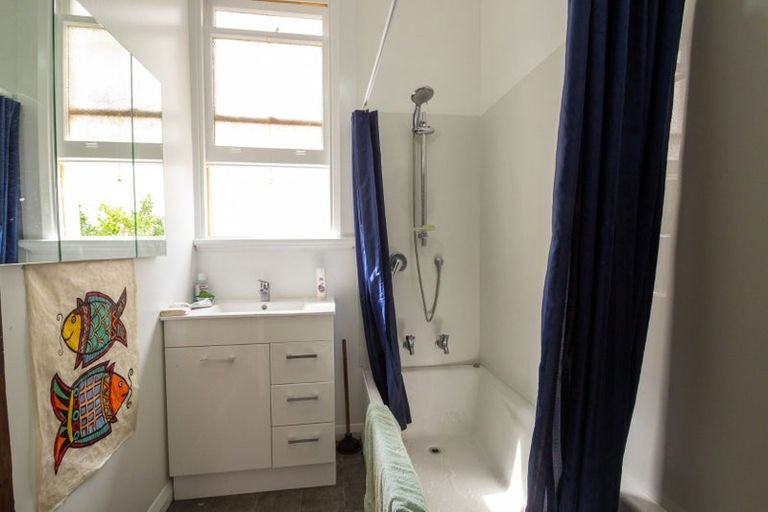 Photo of property in 18 Talavera Terrace, Kelburn, Wellington, 6012