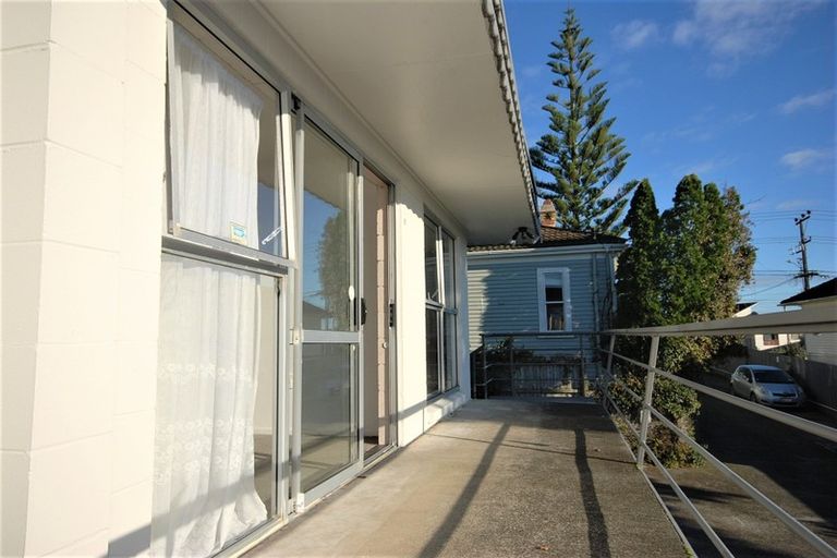 Photo of property in 8/19a Verbena Road, Birkdale, Auckland, 0626