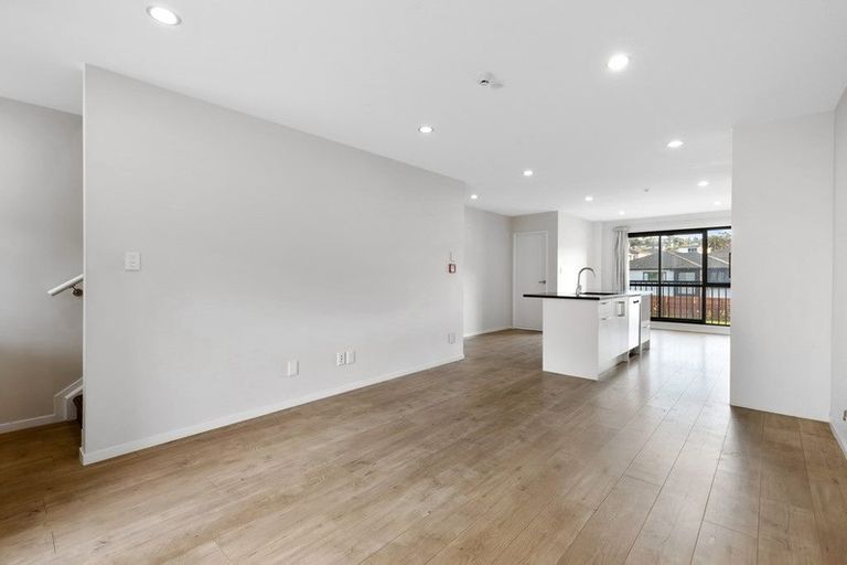 Photo of property in 9/5 Perekia Street, Albany, Auckland, 0632