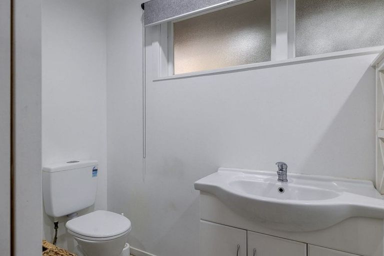 Photo of property in 19 Anaru Place, Awapuni, Palmerston North, 4412