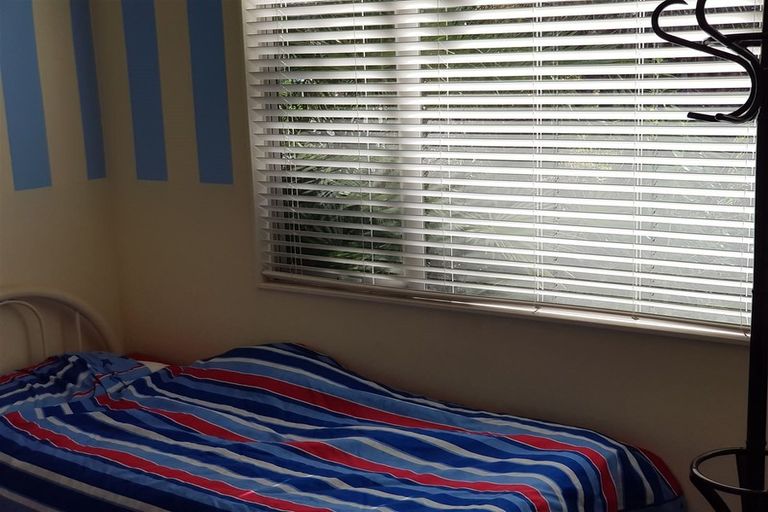 Photo of property in 3a Olwyn Place, Greenhithe, Auckland, 0632