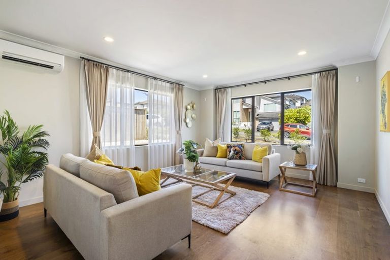 Photo of property in 17 Oak Bark Drive, Schnapper Rock, Auckland, 0632