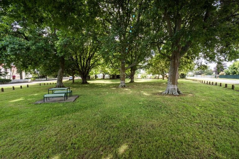 Photo of property in 9 Bull Street, Bulls, 4818