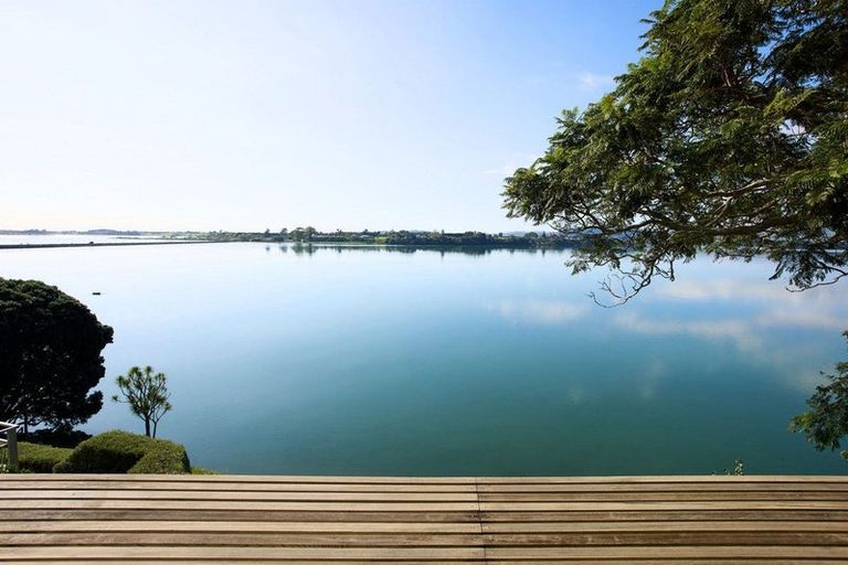 Photo of property in 1 Fourth Avenue, Tauranga, 3110