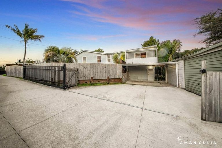 Photo of property in 129 Sunnyside Road, Sunnyvale, Auckland, 0612