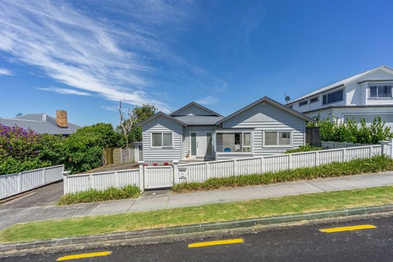 Photo of property in 21 Huka Road, Birkenhead, Auckland, 0626