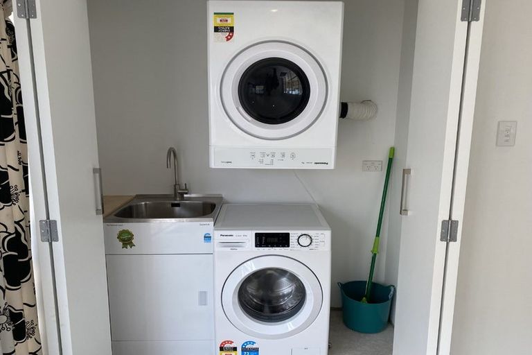 Photo of property in 12 Leighton Avenue, Waiwhetu, Lower Hutt, 5010